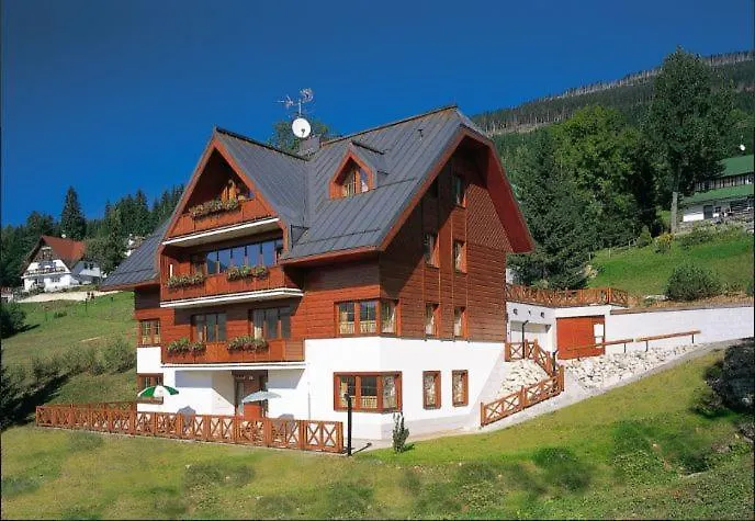 Kubu 4 Samostatny S Kuchyni Daire